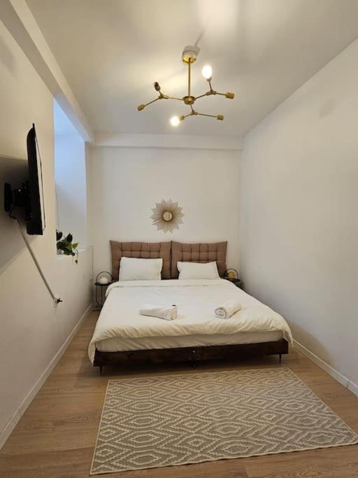 Heart Of City Center 4Br 2Bath 10 Pers Bucarest Exterior foto