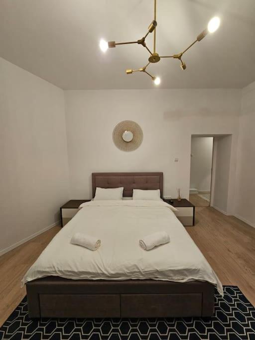 Heart Of City Center 4Br 2Bath 10 Pers Bucarest Exterior foto