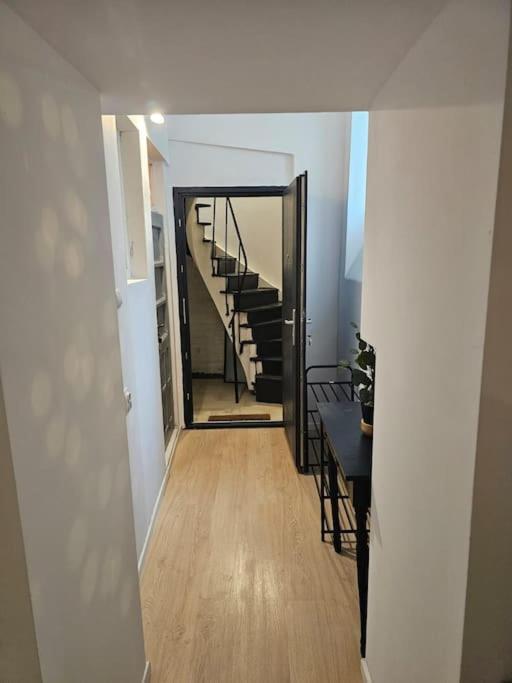 Heart Of City Center 4Br 2Bath 10 Pers Bucarest Exterior foto