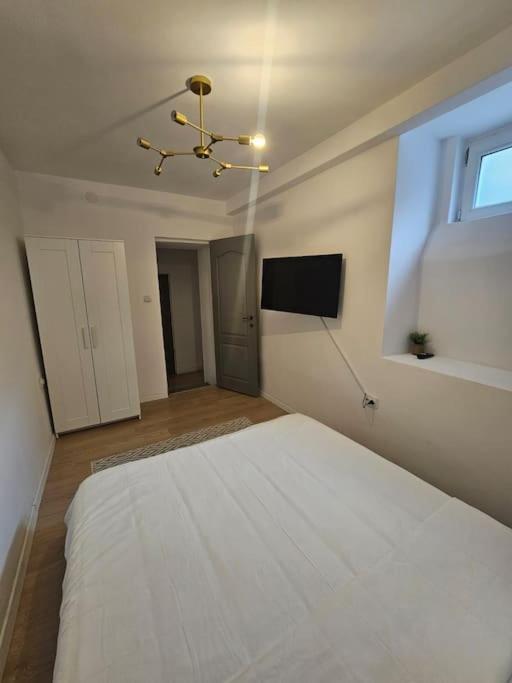 Heart Of City Center 4Br 2Bath 10 Pers Bucarest Exterior foto