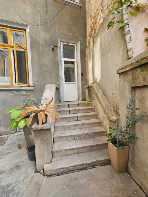 Heart Of City Center 4Br 2Bath 10 Pers Bucarest Exterior foto