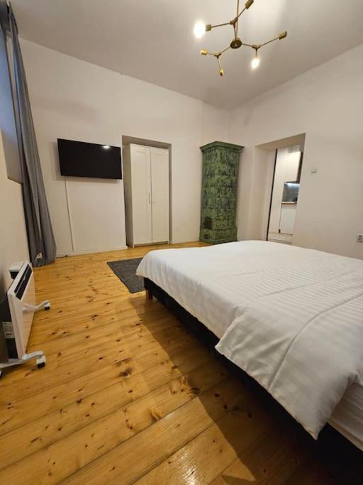 Heart Of City Center 4Br 2Bath 10 Pers Bucarest Exterior foto